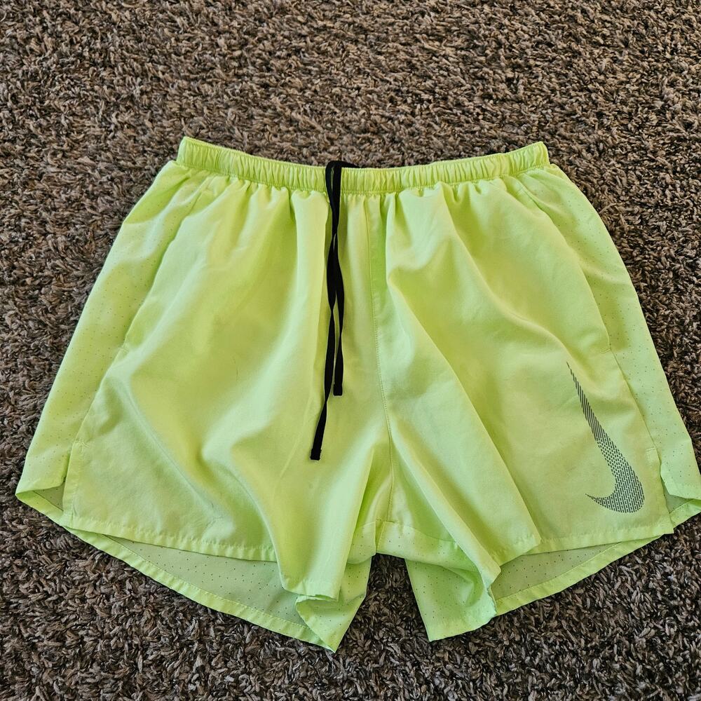Mens Nike Challenger 5" Running Shorts Volt Yellow XL